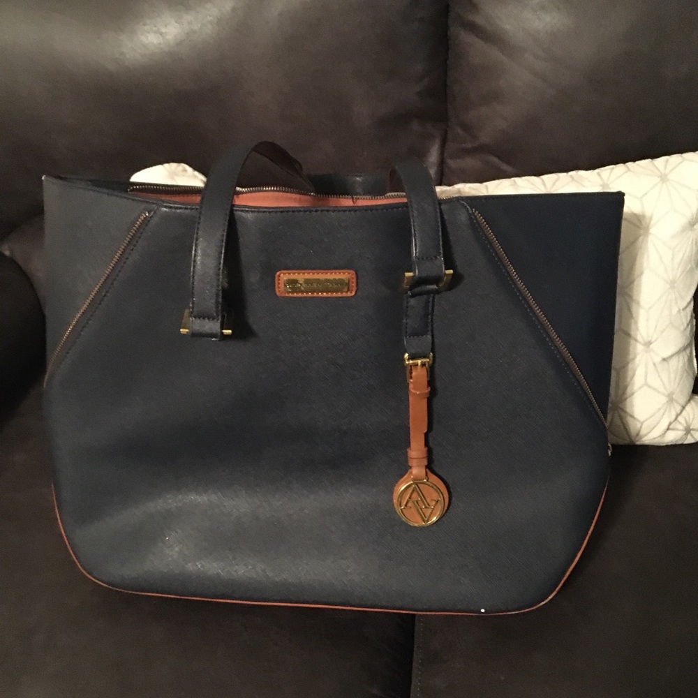 Adrienne Vittadini Tote